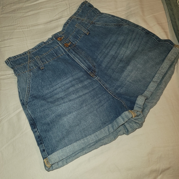 Vans and high waist shorts both for $25 - Picture 2 of 3